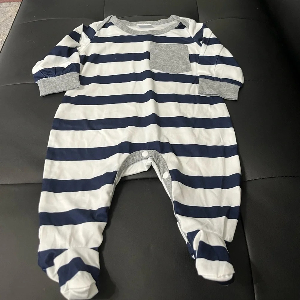 NWT Set of 2, 1-3 month, baby sleepers. Baby boy. - Picture 3 of 5